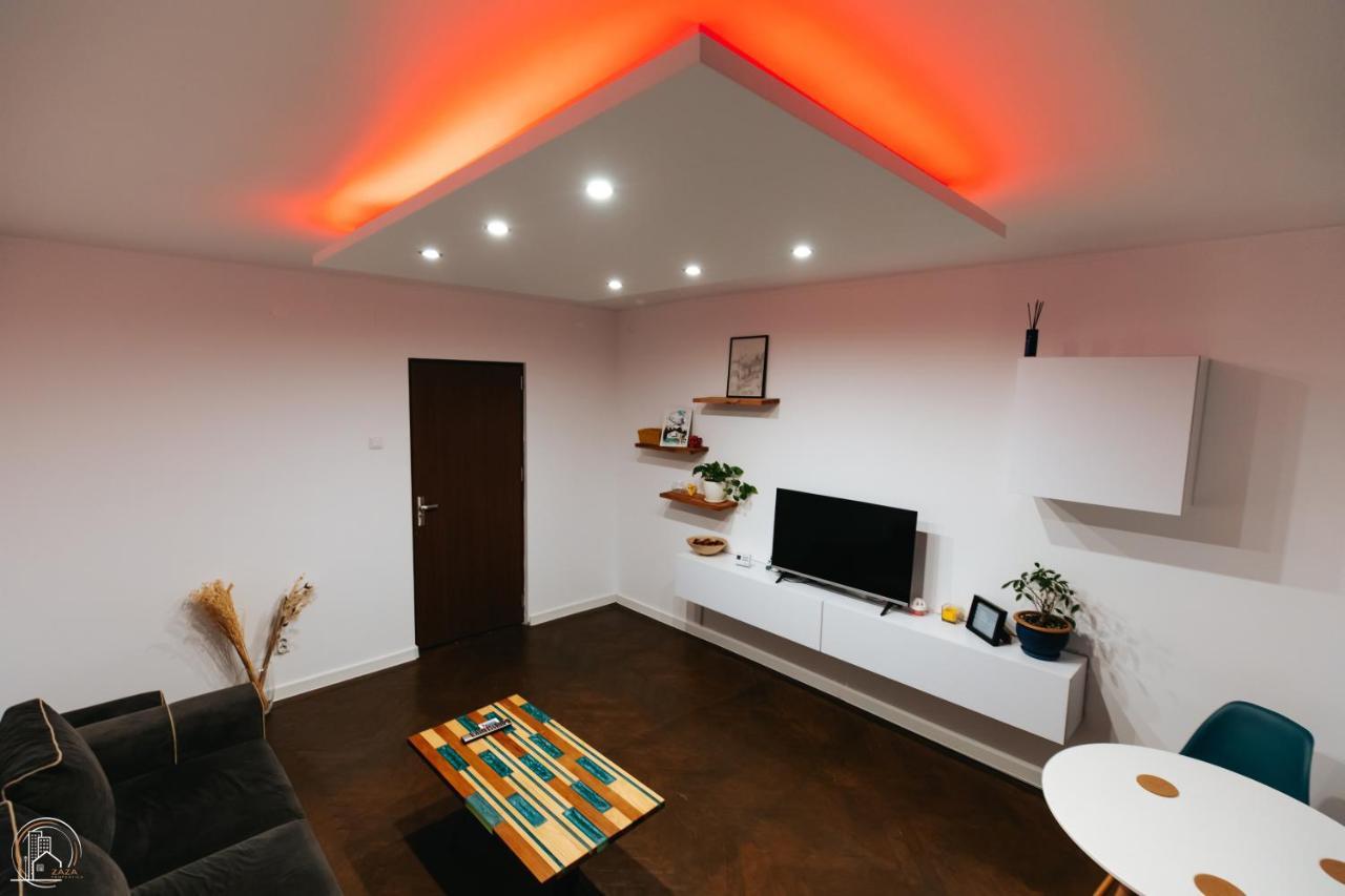 Zaza Apartament - Central Area, With Balcony Târgu Jiu エクステリア 写真